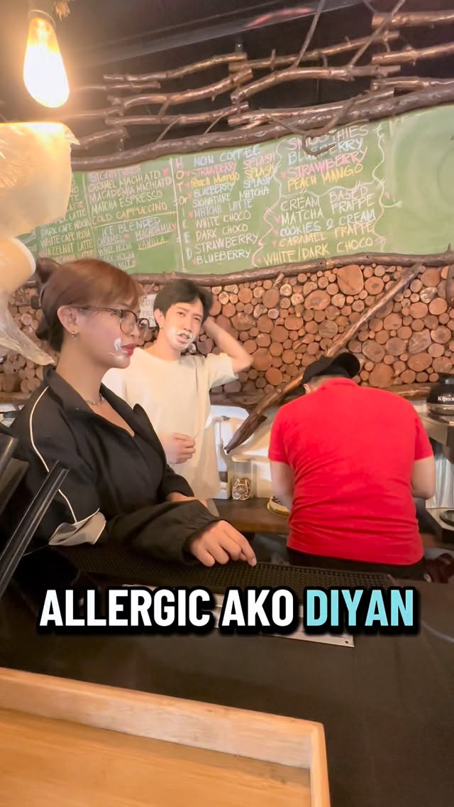 Order moment at Il-lengan Cafe